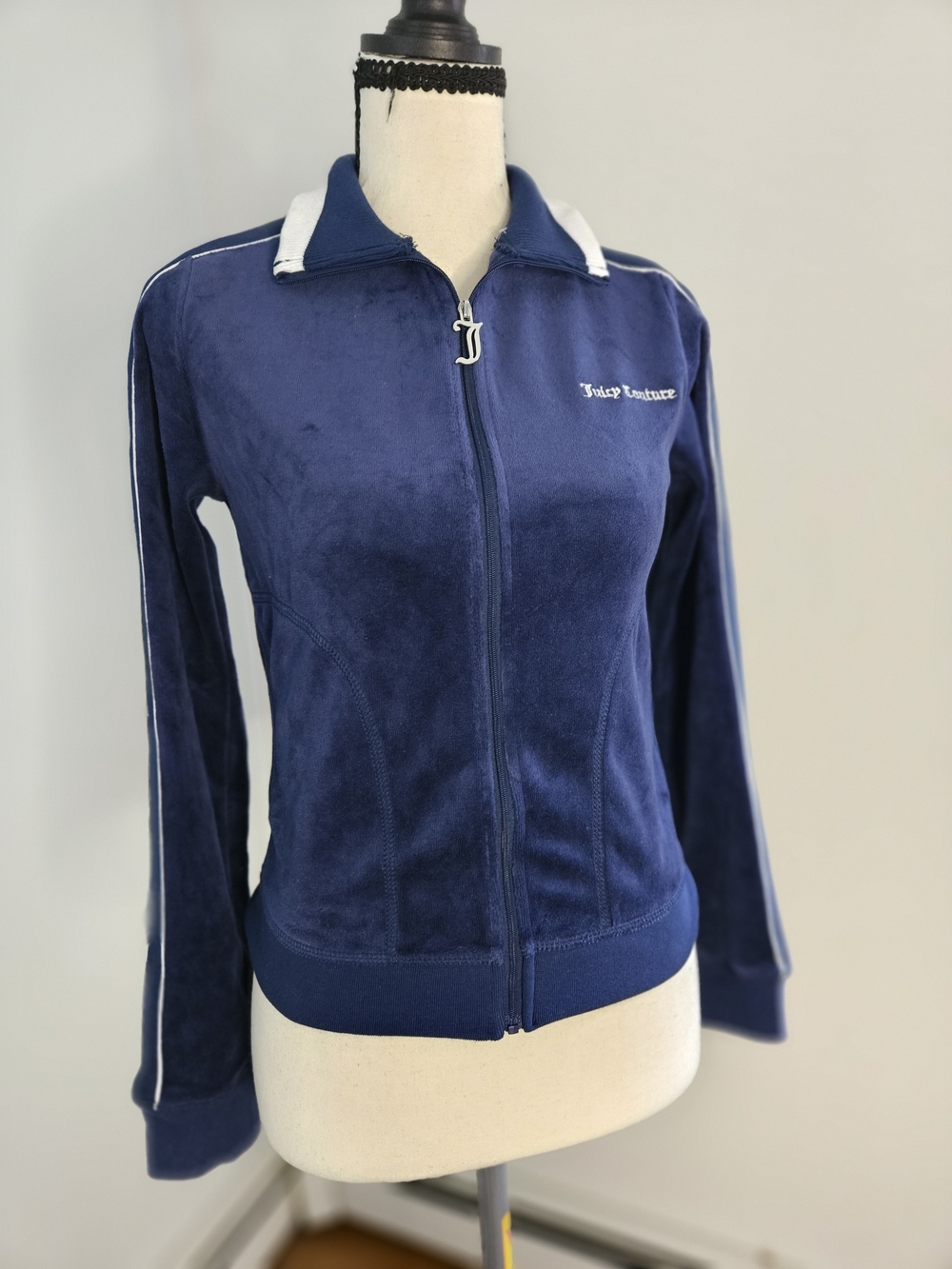 Juicy Couture Women's Navy Velour Zip-Up Jacket P288
